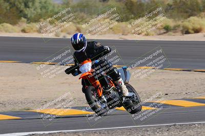 media/Oct-08-2022-SoCal Trackdays (Sat) [[1fc3beec89]]/Turn 10 (945am)/